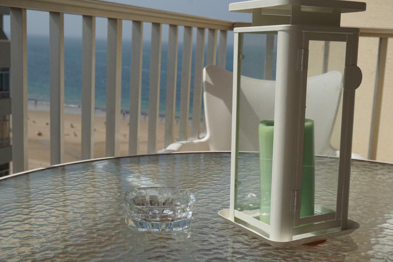Apartamento La Mar de Cerca. Terraza vistas Mar. 1ª Linea Playa Cádiz Exterior foto
